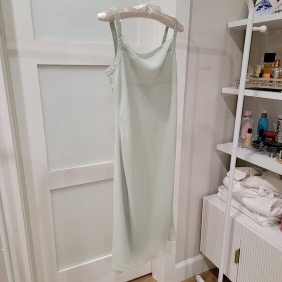 Sage Classic Dress - Picture 2 of 3